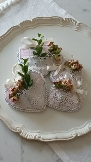 Cuore shabby chic rosa e bianco