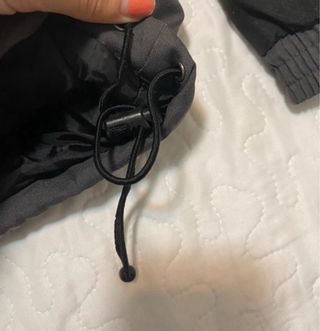 Anorak Negro y Naranja