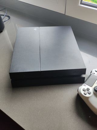 PS4 (PlayStation 4) 1TB Negra + mando