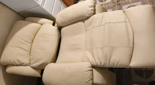 Sillón masaje reclinable beige cuero
