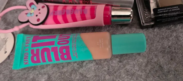 Set de Maquillaje: Fijador, Base, Labial y Más