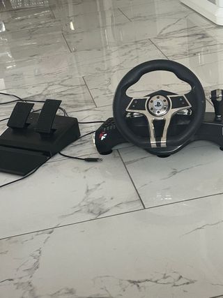 Volante Thrustmaster con Pedales