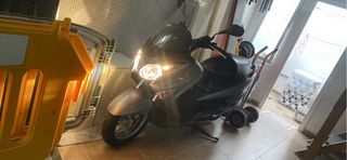 Suzuki Burgman 200cc Moto