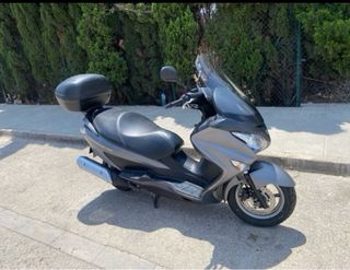 Suzuki Burgman 200cc Moto