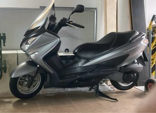Suzuki Burgman 200cc Moto