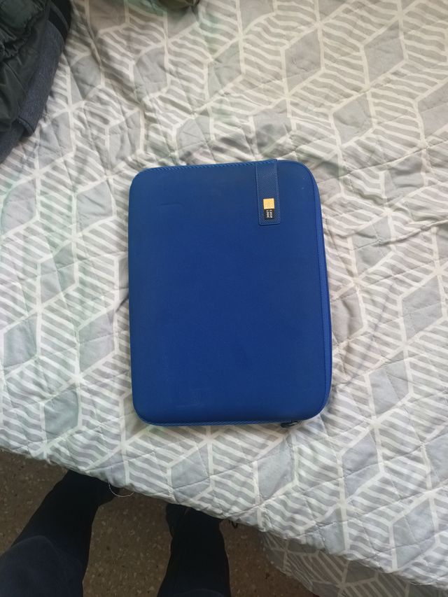 Portátil Lenovo Negro con Stickers