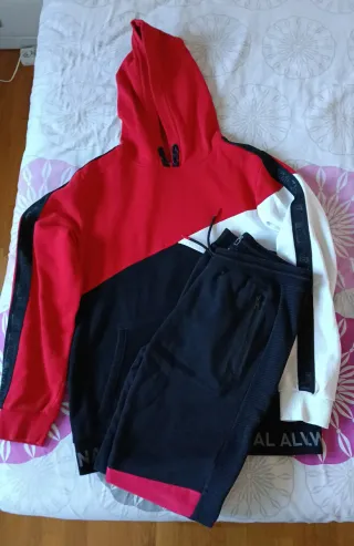 Chándal niño 16 años rojo y negro. 170-176 cm