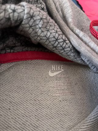 Sudadera Nike Gris con Capucha
