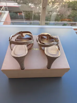 Sandalias Menbur Doradas Tacón