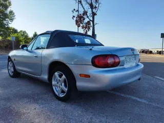 Mazda MX-5 1.6 110cv