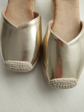 Sandalias doradas Virucci T.37