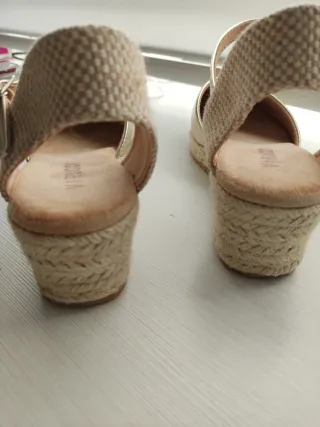 Sandalias doradas Virucci T.37