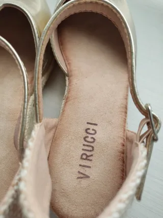 Sandalias doradas Virucci T.37