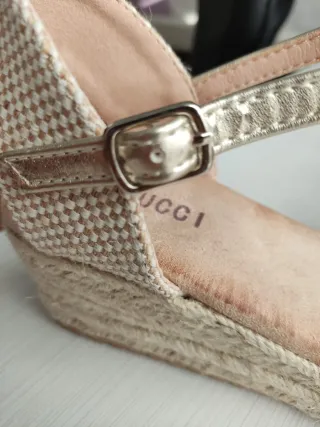 Sandalias doradas Virucci T.37