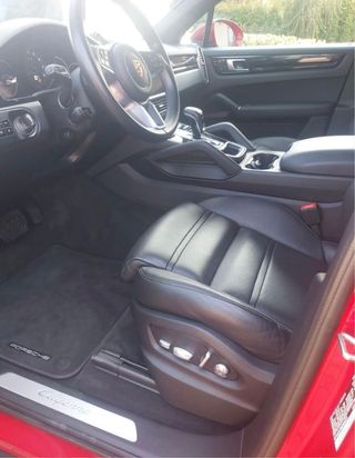 Porsche Cayenne 2021