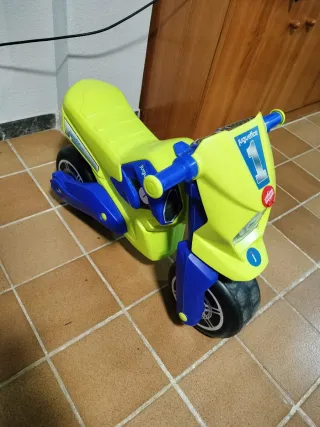 Moto correpasillos infantil