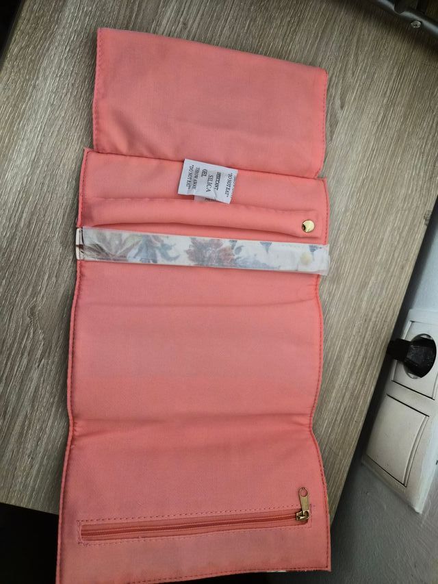 Porta joyas de viaje rosa y multicolor