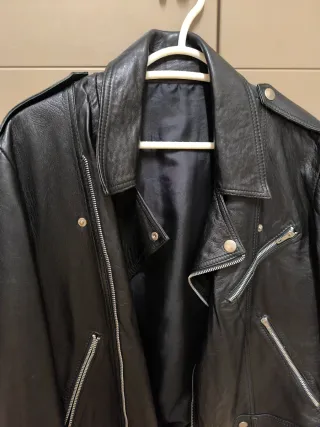 Chaqueta de cuero negra
