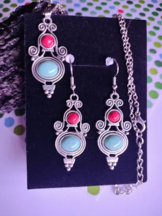 Conjunto collar y pendientes rojo turquesa