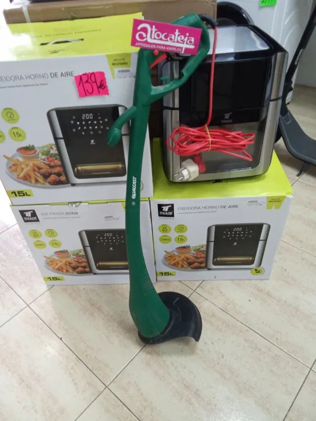 Cortador de relva elétrico Qualcast.