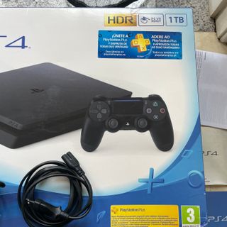 Sony PS4 Slim 1TB + 2 Controles Negro