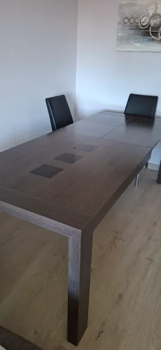 Comedor y dos mesas a juego+regalo 4 sillas.