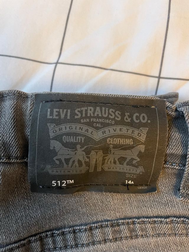 Pantalones Levis 512 Talla 14A Gris