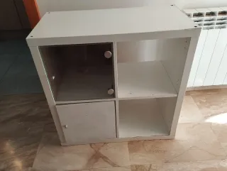 Estantería Kallax Ikea. Blanca. Con 2 Puertas