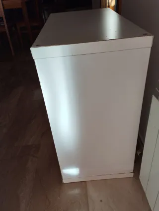 Estantería Kallax Ikea. Blanca. Con 2 Puertas
