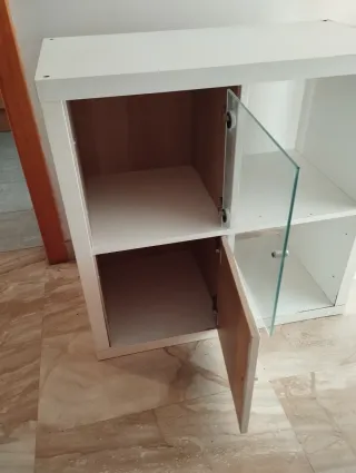 Estantería Kallax Ikea. Blanca. Con 2 Puertas