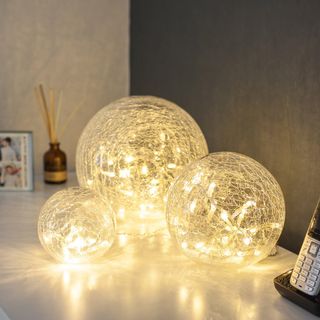 et di 3 Sfere di Cristallo Craquelé con LED DB057