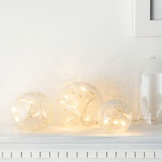 et di 3 Sfere di Cristallo Craquelé con LED DB057