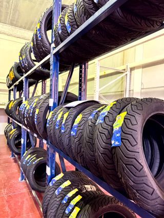 Neumáticos nuevos para moto