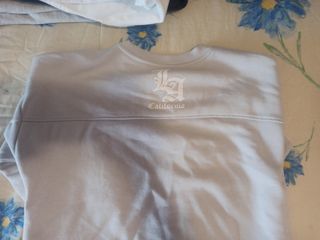 Sudaderas gris y roja