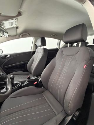 SEAT Leon etiqueta C verde