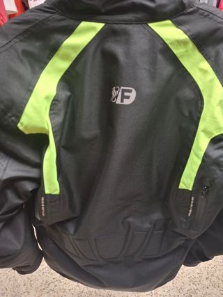 Chaqueta de moto FREEDAY con protectores