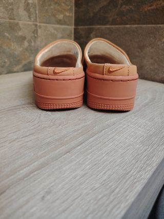 Zuecos Deportivos Nike Marrones/Naranjas