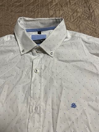 Camisa de vestir blanca con microestampado