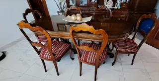 Mesa comedor madera y 6 sillas tapizadas