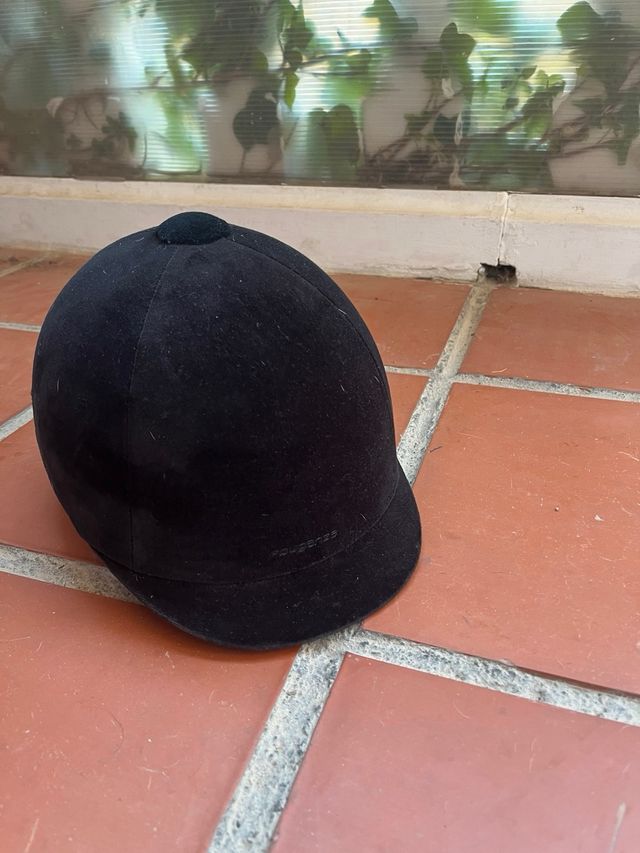 Casco de hípica negro