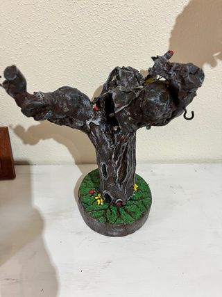 tronco botellero con copas chupitos y botella