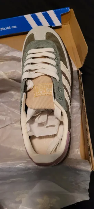 Zapatillas Adidas Spezial Verde y Rosa