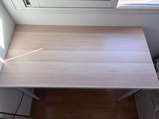Mesa Escritorio + Lámpara + Papelera