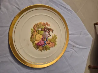 Piatti decorativi dorati antichi