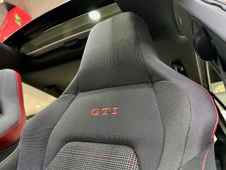 Volkswagen GOLF GTI 8,5 265cv