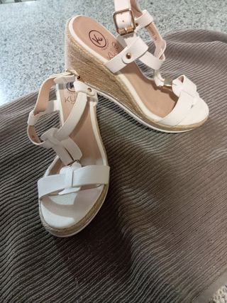 Sandalias cuña mujer Kylie beige/blanco