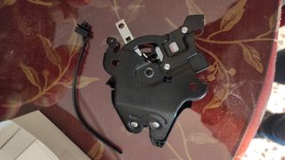Cerradura Maletero Mazda3 - 6 Mazda BHY1-56-82XA