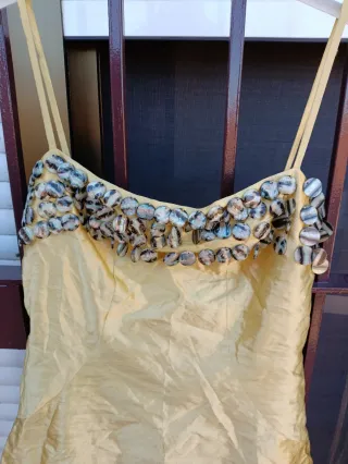 Vestido fiesta amarillo adornos piedras talla 40