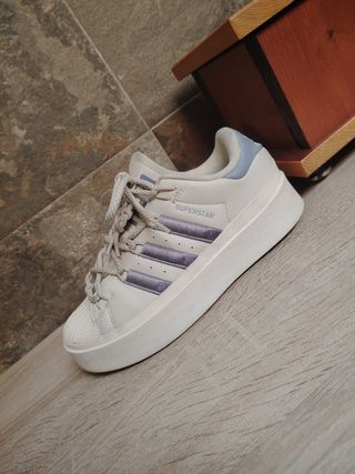 Zapatillas Adidas Superstar Blancas y gris azulado