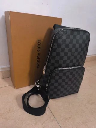 Bandolera Louis Vuitton Gris